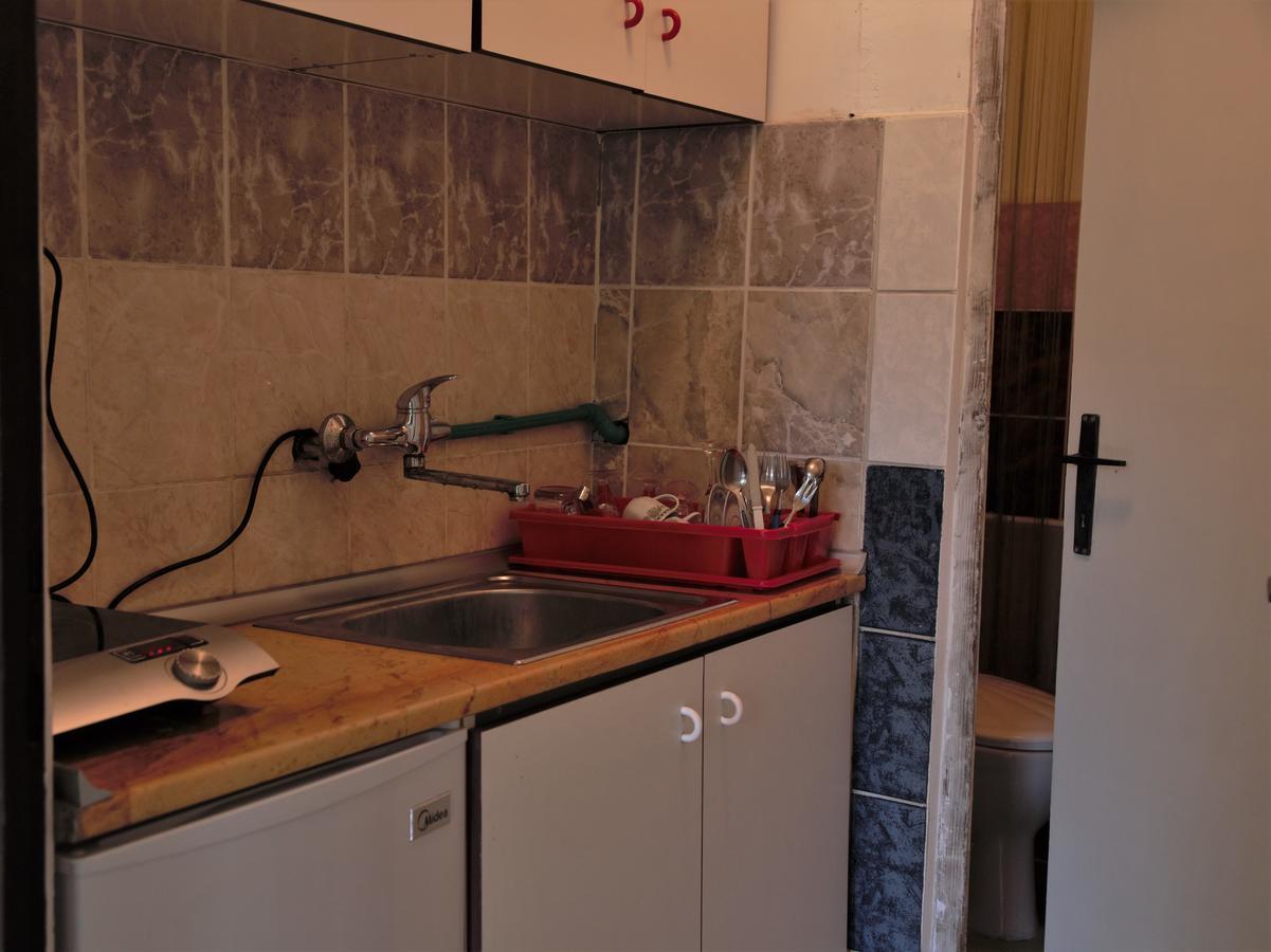 Hostel Belgrade Shungit Dragana Jeftica Br 10 Eksteriør bilde